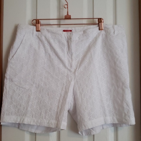 Izod Pants - NWOT IZOD white shorts Izod Pants - NWOT IZOD white shorts